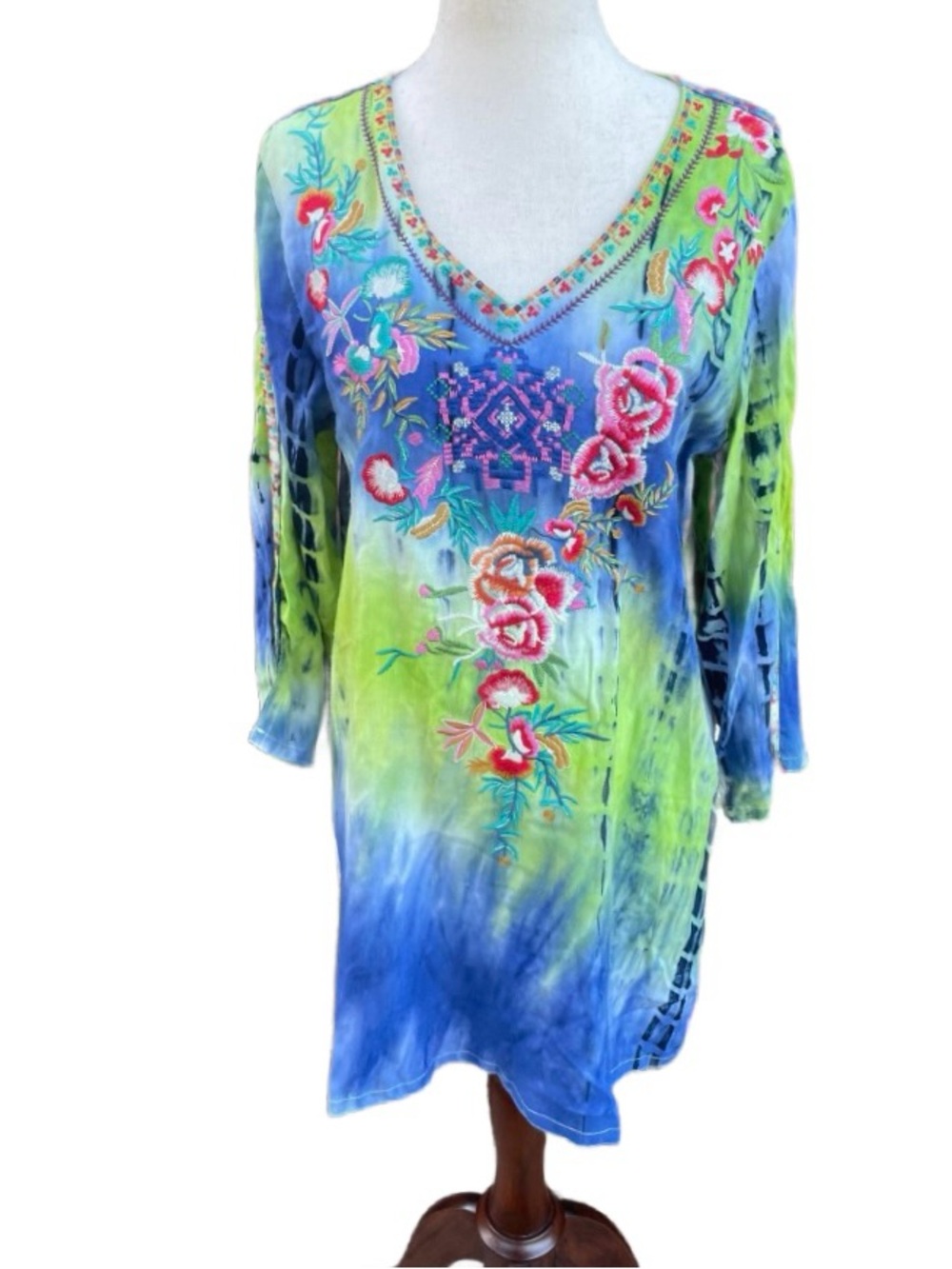 Calesas ~ Women’s Small ~ Blue/ Green Tie Dye Floral ~ Embroidery ~ Tunic Dress